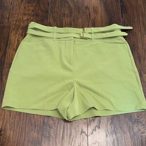NWOT NY&C Women's High Waisted Green Distressed Buckle Belted Shorts 18